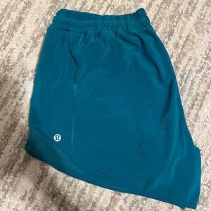 Teal Lululemon hotty Hot 4” Shorts